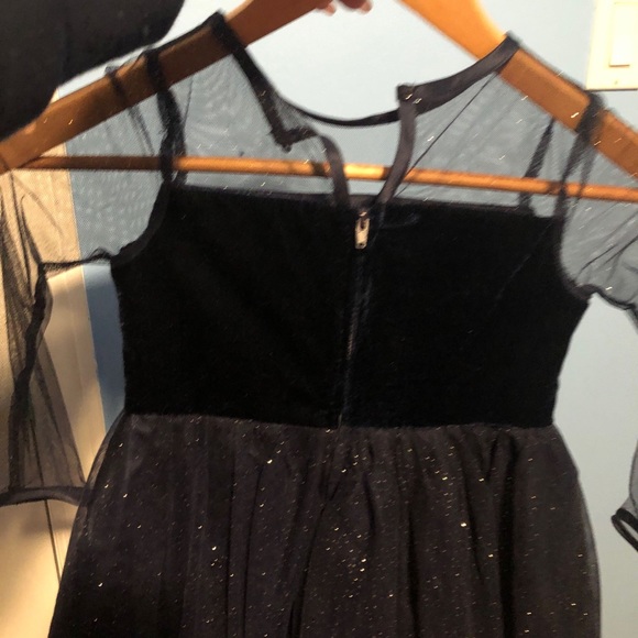 Girls dress - Picture 2 of 2